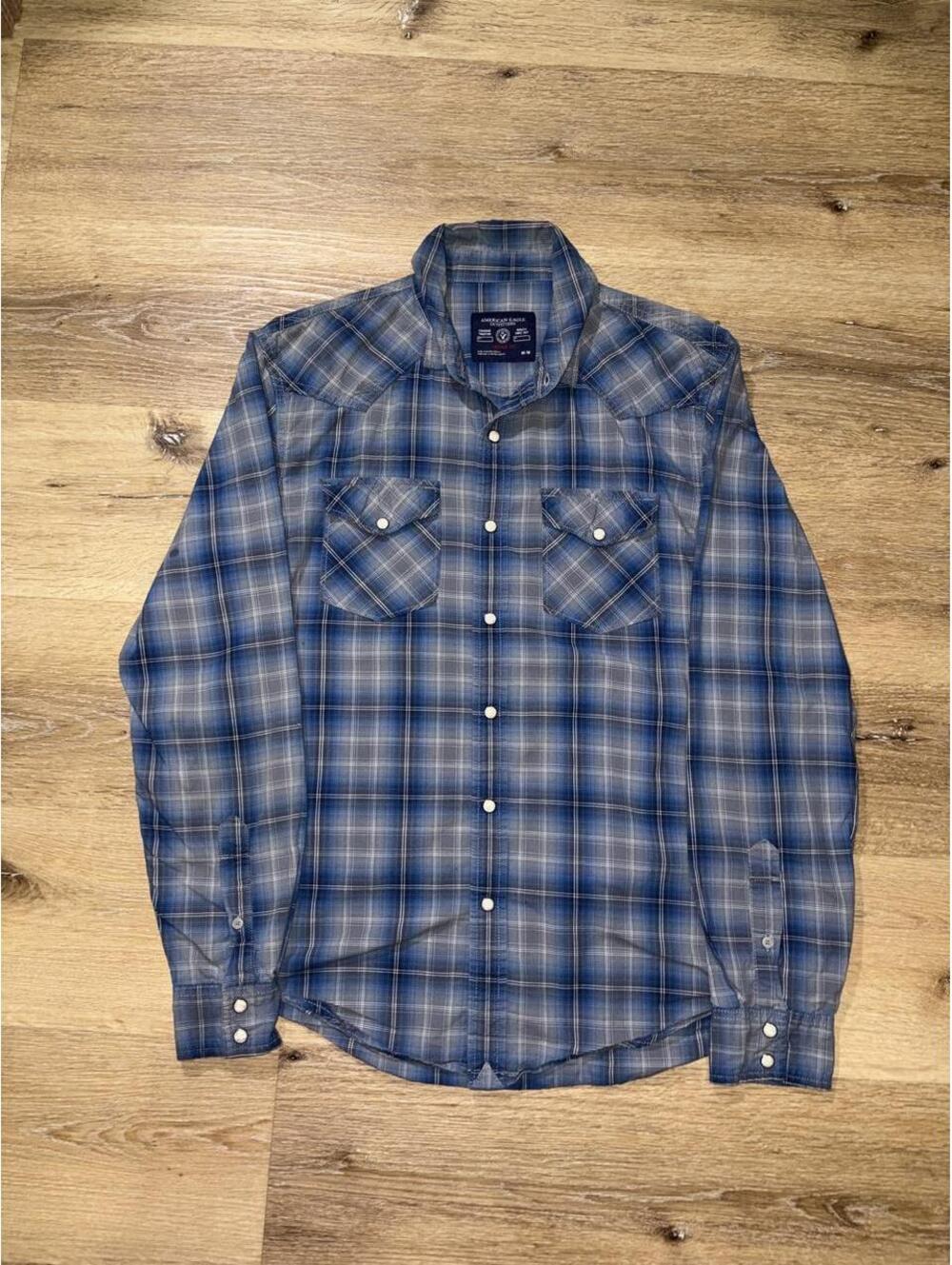 American Eagle Vintage Fit Blue Plaid Western Shirt — Men’s Medium